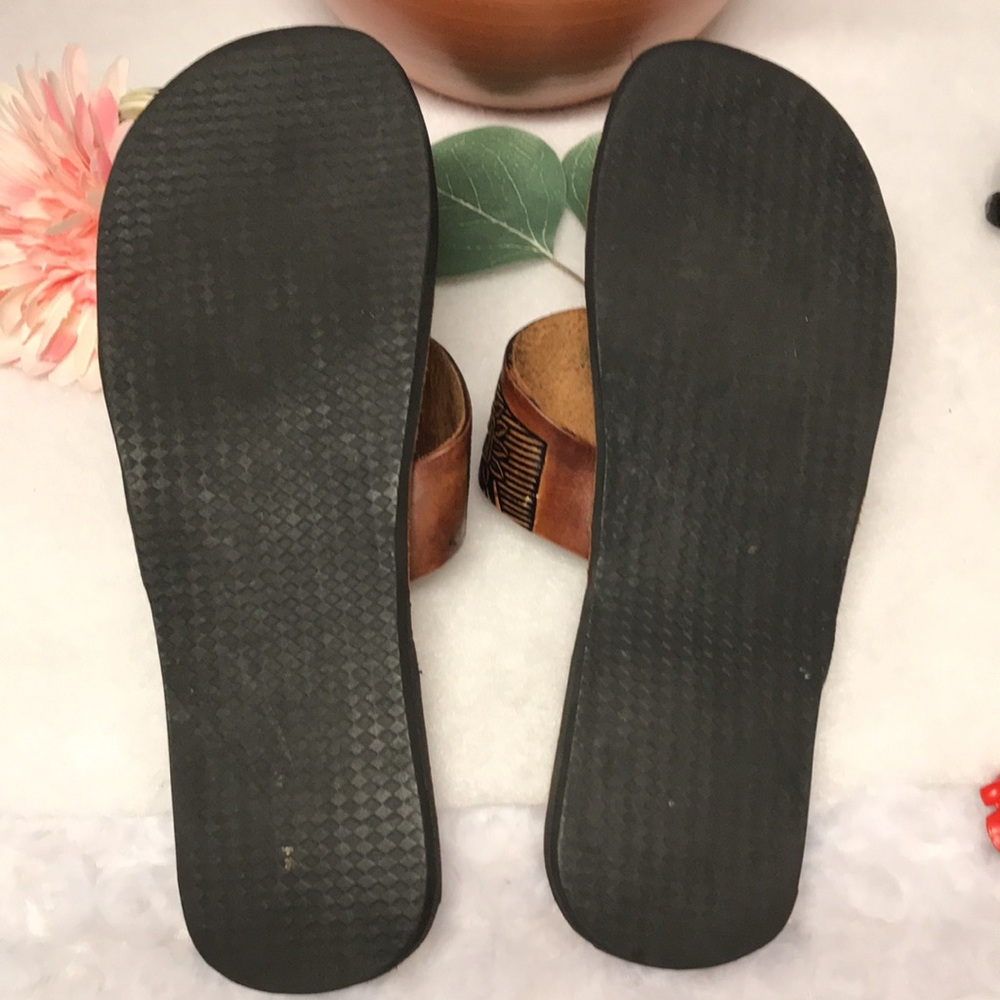 Boho Mexican LEATHER Shoe Sandals Brown Aztec Beach hippie tooled design  size 9 - Picture 8 of 13
